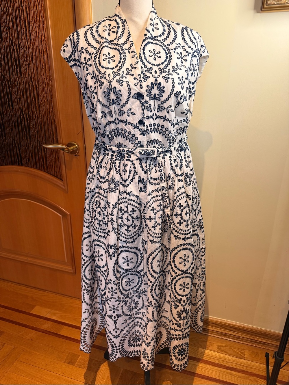 Zara ZW collection Embroidery belted Dress White & Dark navy Sz XL - Picture 4 of 16